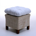 Pouf imbottito dal profilo contemporaneo, beige, per la casa