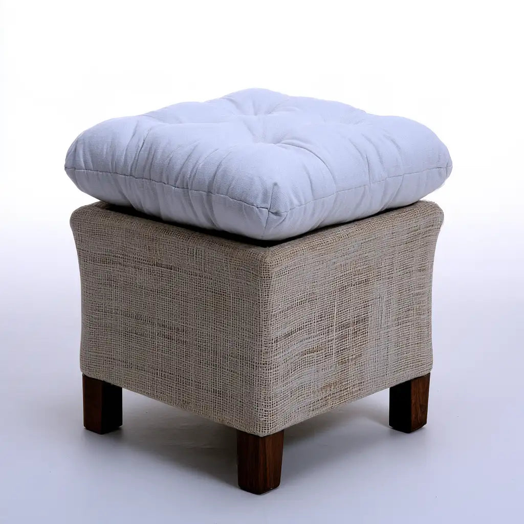 Pouf imbottito dal profilo contemporaneo, beige, per la casa