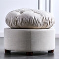 Pouf imbottito dalla forma compatta, beige, per la casa